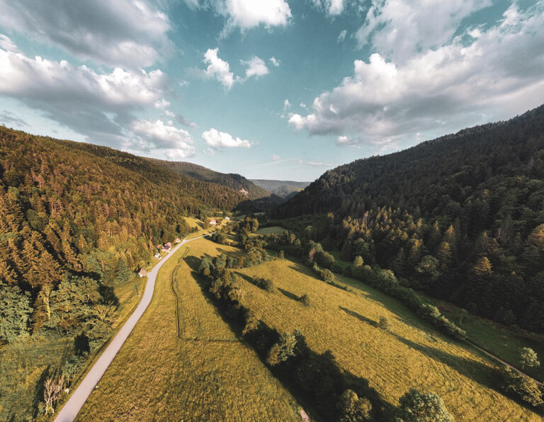 Vue aérienne d'une vallée Image libre de droit